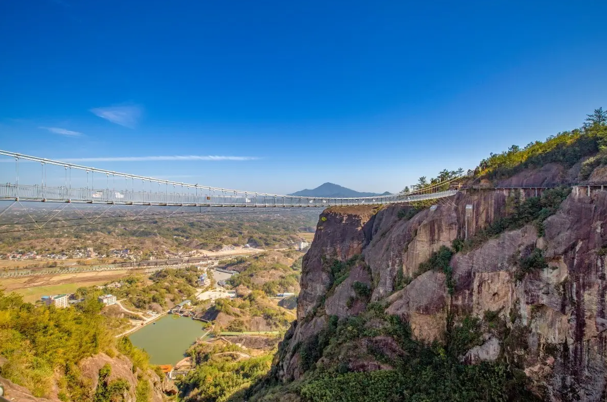 游乐场|合适的家庭旅游，不光爬山是个好的想法，一起带上家人一起去体验