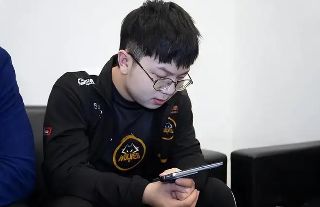 校园招聘|妖刀登上巅峰前二，却被水友群嘲：不知道你有什么好嘚瑟的