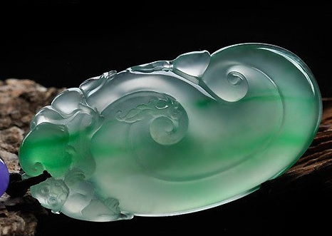 翡翠|如果你的翡翠有辣味儿,而且品质还不错的话,那么你是幸运的