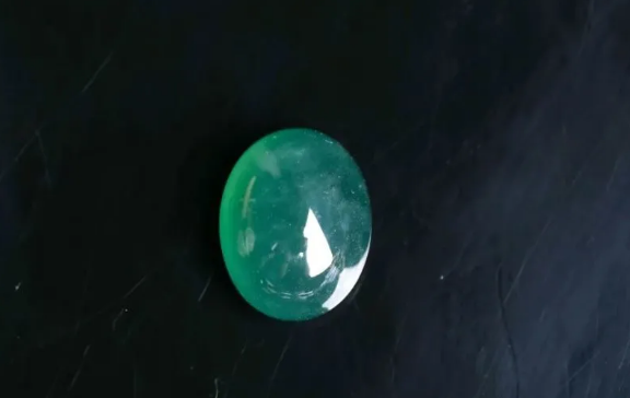 翡翠|生活中常见的水滴，与翡翠结合之后，你知道其意味着什么吗？