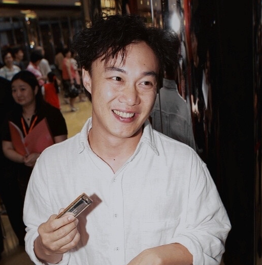 陈奕迅|陈奕迅一首《孤勇者》征服全网,曾因“爱国”举动搭上6千万