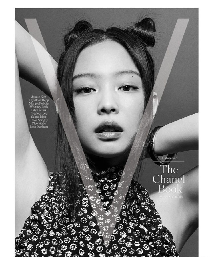 金智妮 Jennie示范着装,樱花粉色赏樱气色真好,不化妆也可以。