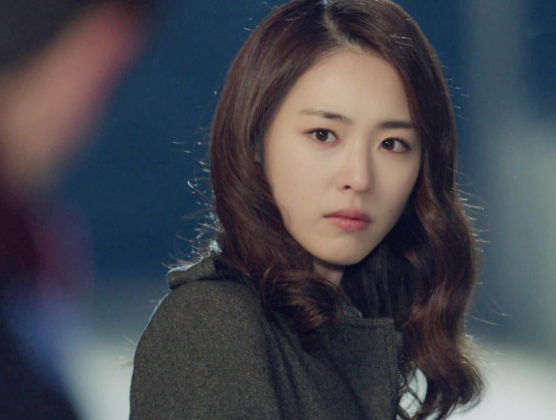 李沇熹|出道4年斩获新人奖,兼具美貌和演技,嫁作人妇事业依旧一路长虹