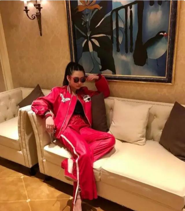 邱淑贞|参观邱淑贞在香港的家,装修梦幻带有科技感,老公的想法太超前了