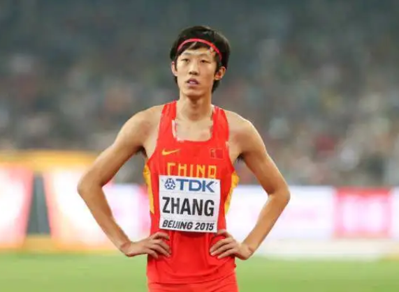 丹尼·格林|曾跳出2.38米的张国伟，因为什么被国家队开除？退役后当网红