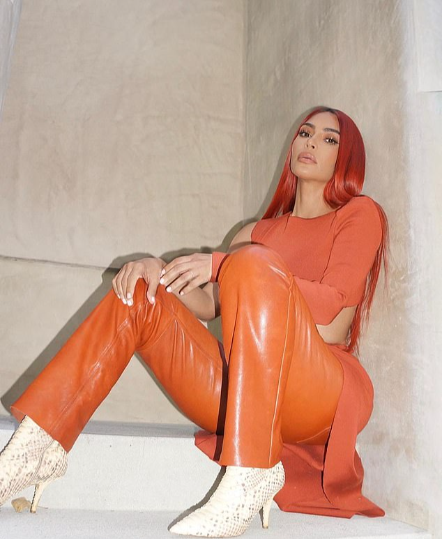 金·卡戴珊|侃爷选总统金卡戴珊首发声，海后湄拉火红造型旺夫装搭，随时登基。