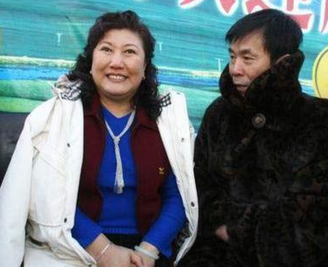 何庆魁|鬼才编剧何庆魁:58岁爱人离世,68岁妻子去世,风光背后有泪水