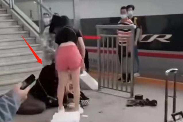 运动员张照洋在高铁站被打?据说女友被扯头发