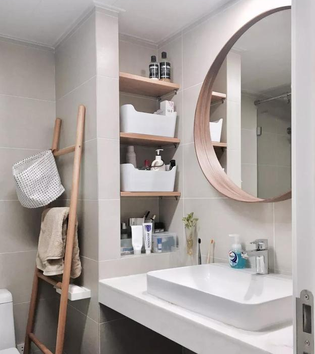 她家不到5㎡的卫生间,颜值高又好用,秘诀都藏在这些细节里!