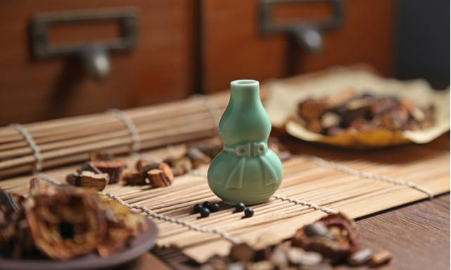 失眠|吃中药治病,怎么得了肾衰?这些中药请你留个心眼!