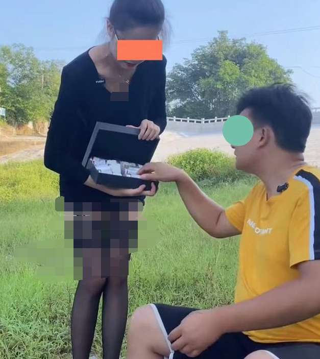 空军|男子带女秘书去钓鱼,要求她挂鱼饵遭拒绝:不在我的职责范围内