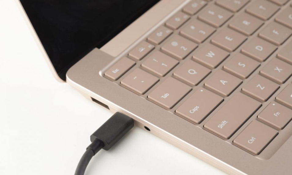 Java|我手中的这台Surface Laptop 3，采用的是砂岩金的配色