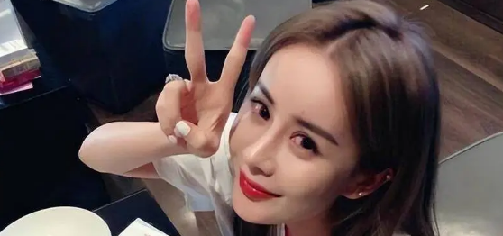 秦奋|超级富二代秦奋与网红韦雪热恋时,王思聪警告:我劝你远离这个女人