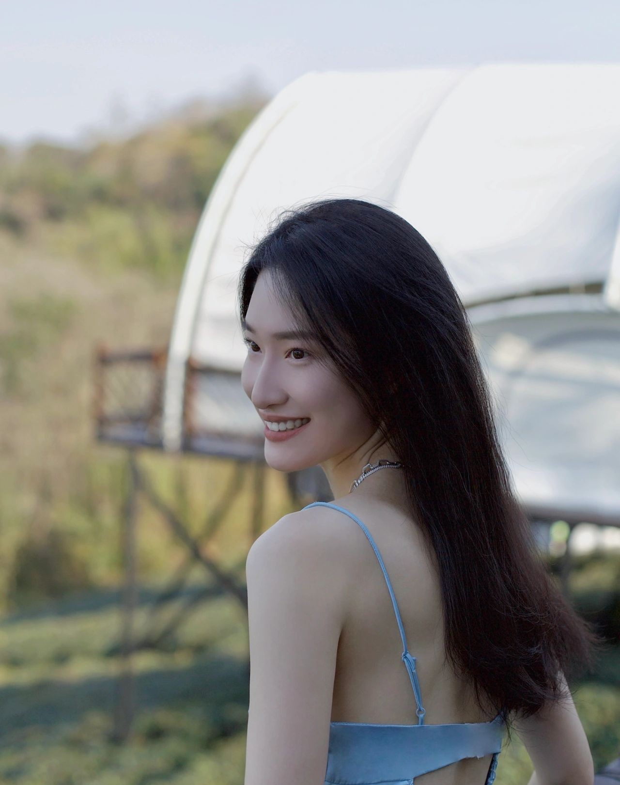 护肤 你能感受到温柔的光与影?护肤与书籍可以美丽和温暖内心。