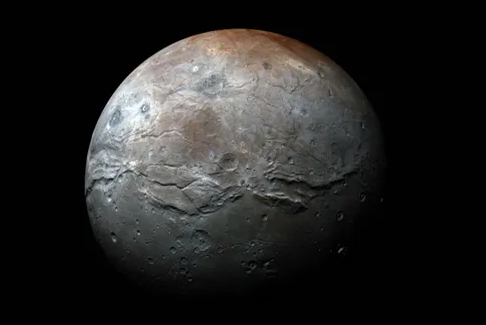 太阳系的八大行星是我们最熟悉的。因为有太阳作为参照物,所以我们总觉得它离我们很远
