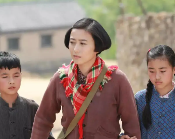 丁柳元|丁柳元：空姐转行当演员，专注演戏，45岁感情生活仍是个谜