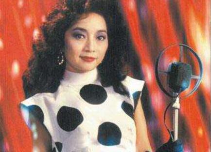 徐小凤|为保留中国国籍，她不惜与丈夫离婚，如今70岁孑然一身受到众多明星的照顾