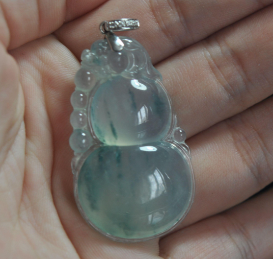 翡翠|危料经常冒充老蓝水翡翠,所以要仔细辨认,避免上当受骗