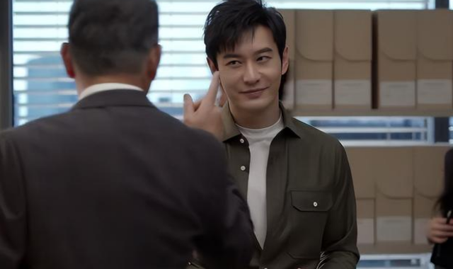 穿衣搭配|《玫瑰之战》播出就占据了收视亚军的宝座,但黄晓明的表现,却依旧带点油腻感