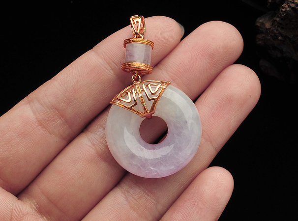 翡翠|翡翠最初形态是原石，那在变成商品之前，你知道它是什么样的吗？