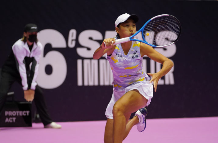 WTA|WTA决赛对决！中国金花2-0横扫，冲击个人第三冠，赛后表示非常开心