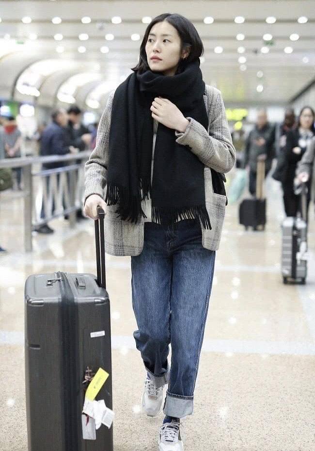 穿衣搭配|潮流女王刘雯,私服穿衣尽显女王范,不要太时髦!