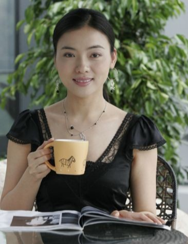 古装剧|军中绿花陈思思近照，特别漂亮的湘妹子，她45岁了，为何仍然未婚