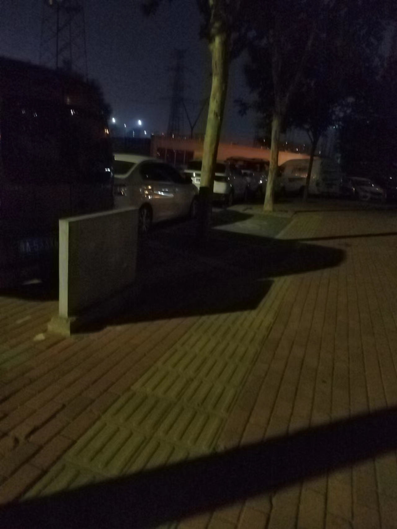 夜幕,站台纪事