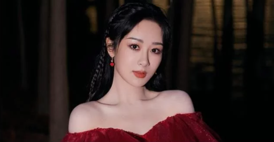 杨紫|欢瑞空降李小冉顶替刚解约的杨紫，旗下小花怕是失望了，这是要转型的节奏啊？