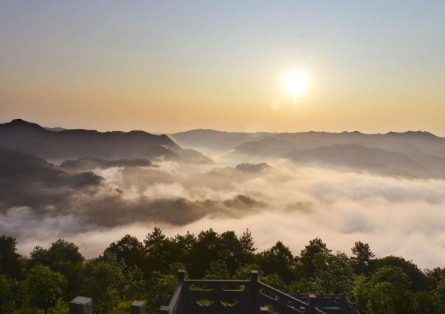 桂林|说赛武当神秘，这话一点也不过份，山顶至今有钟鼓楼两座