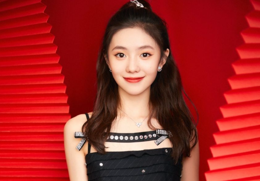 假日暖洋洋2|刘浩存，从新晋小花到票房荼毒，年纪轻轻的她究竟做了什么？残联晚会说明一切