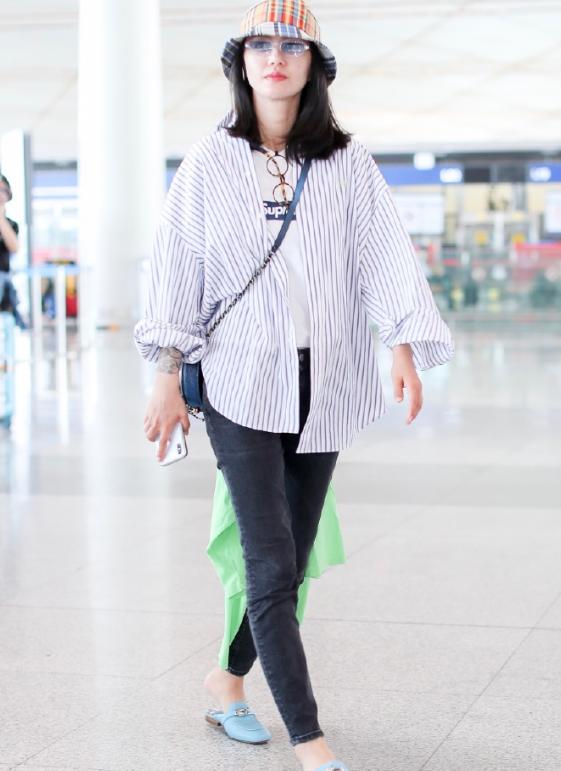 |谭维维的私服穿搭很随意，却完全没有路人感，重点在搭配