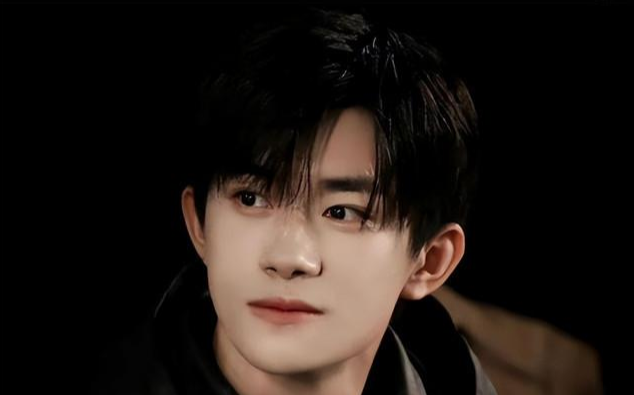 易烊千玺|易烊千玺编制风波后续，事业受严重影响，综艺节目已经删除其镜头