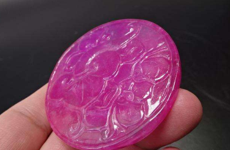 翡翠|神秘色紫罗兰，物种稀少，价值昂贵。