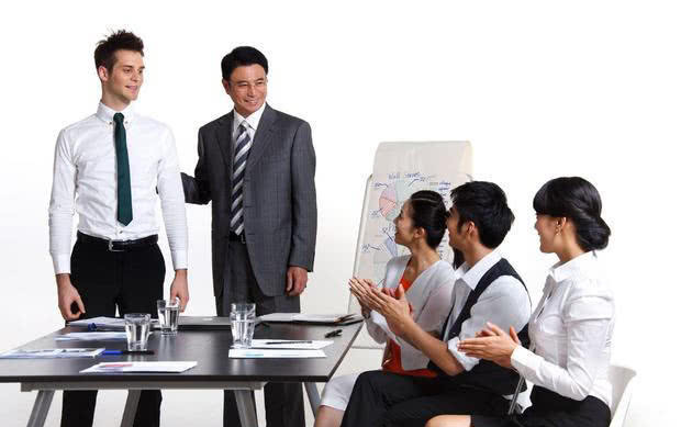 |职场上无疑是领导的地位明显高于下属