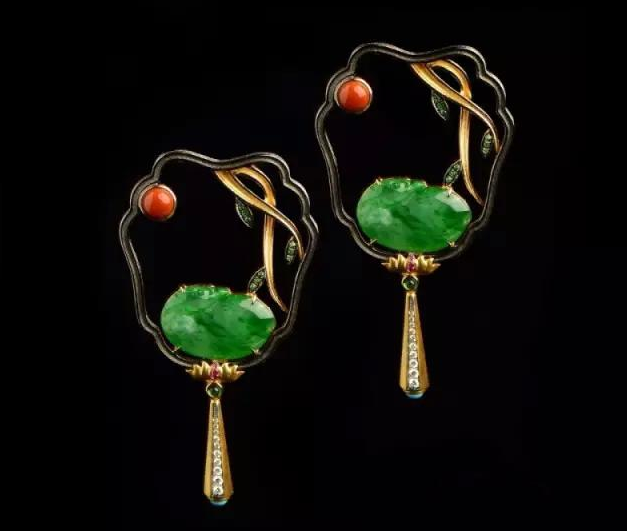 翡翠|翡翠是纯正的奢侈品，它有着优美的外观，以及超高的自身价值