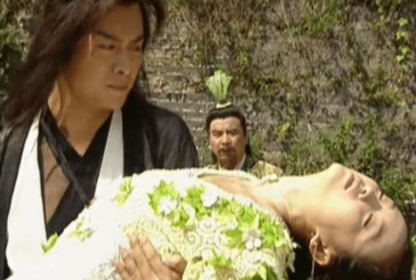 公主抱|为什么电视剧中的“公主抱”那么容易？当看到全身照后，真相大白了