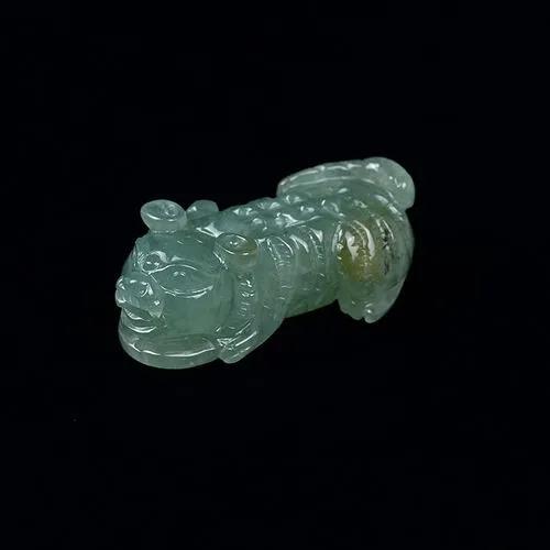 老虎|虎年适合送什么的翡翠？翡翠老虎有何寓意？