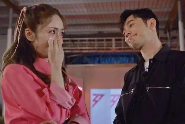 刘芸|刘芸怎么收服摇滚男神郑钧的?