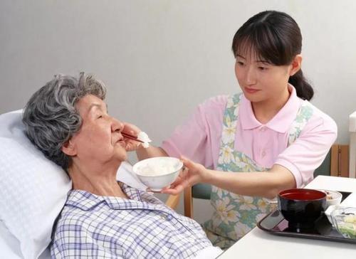 太奶奶对“重男轻女”的解释火了,网友:这是我听过的最温暖回答