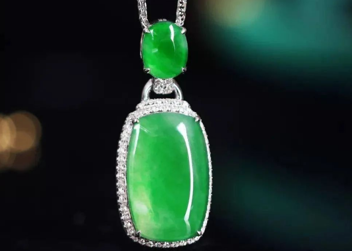 翡翠|翡翠价格越炒越高,高品质翡翠价值无法估量,被收录在博物馆