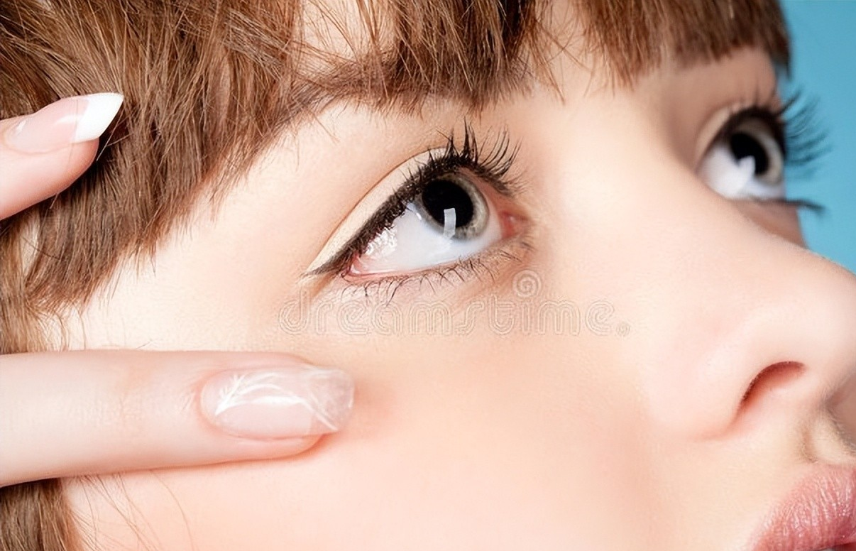 眼霜 眼霜越贵就越好?不一定!这4种国产眼霜,虽然廉价但真的很好用