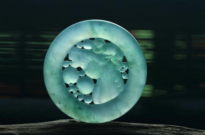 翡翠|翡翠的各种瑕疵,哪种是可以接受的呢?这种瑕疵一定不可以忍受