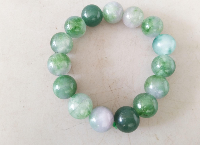 光绪|送给中老年男士翡翠,手串和把玩件都不错,价格不高款式还好