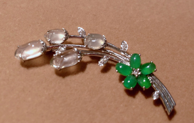 翡翠|具有魅力的颜色，还具有崇高的品质，你会想买蓝水翡翠吗？