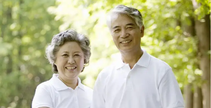 咖啡 60岁老人：在茶室学习一年，经不起诱惑，还跟老公离婚，悔不当初