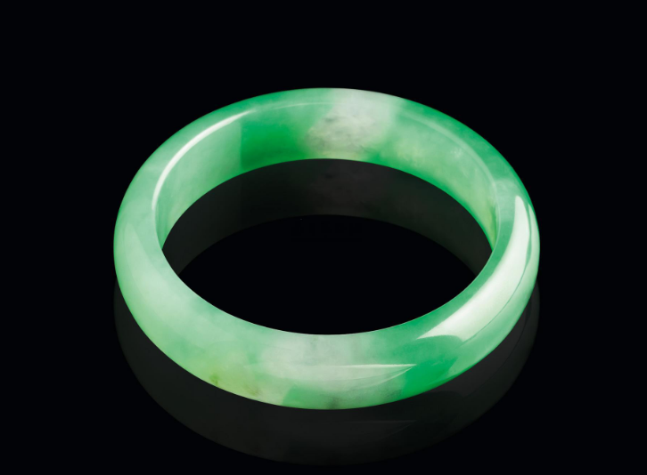 翡翠|买翡翠不要想着捡漏,价格低的翡翠不靠谱,要考虑清楚