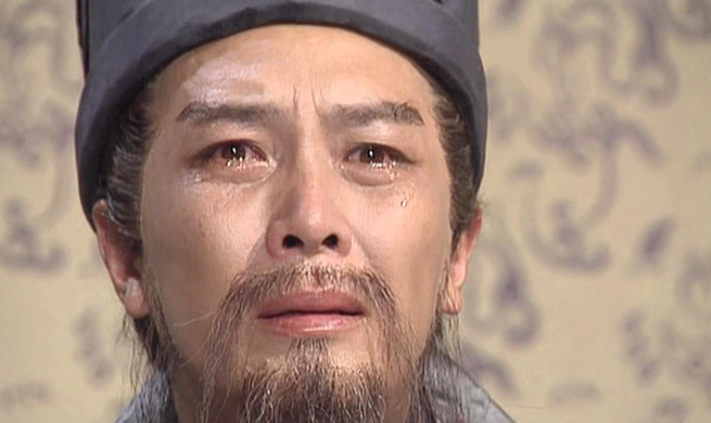 詹姆斯·卡梅隆|1994年，演员周里京在外地拍戏时，被6个警察带走还戴上了手铐