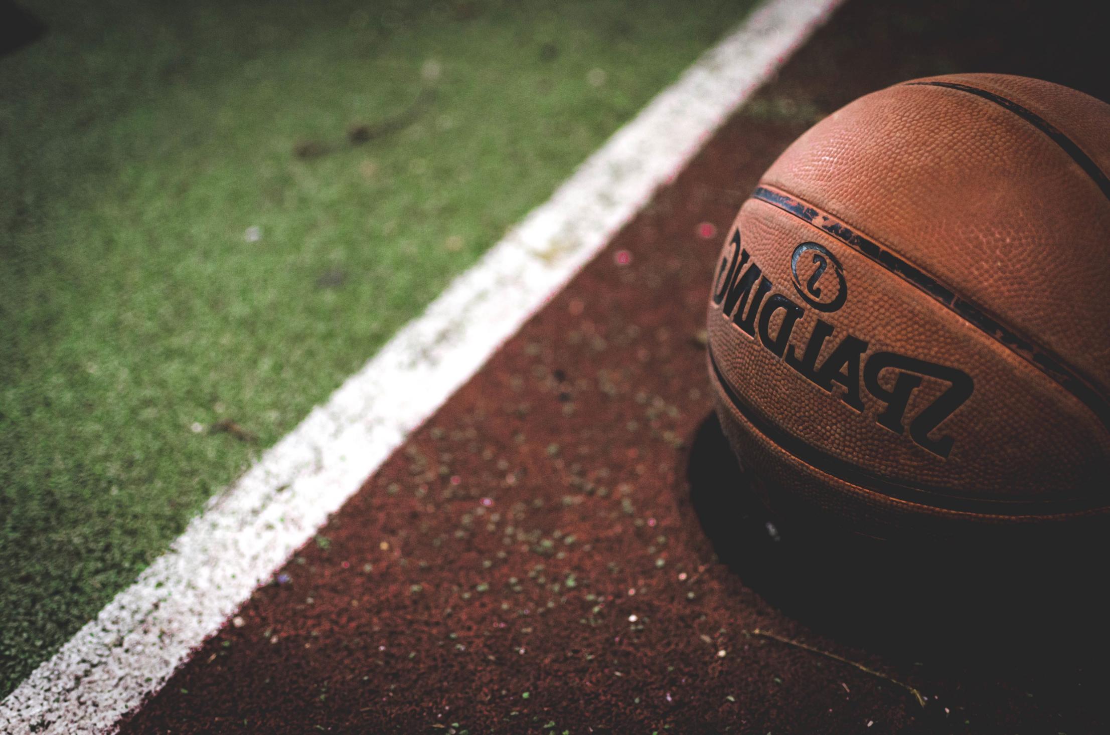 |球场连着职场，论如何陪领导打篮球