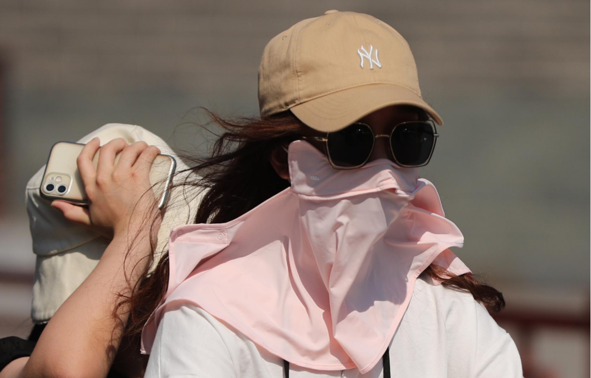 卸妆 中年女人脸色暗黄气色差？坚持养成这几个好习惯，就算老了也耐看 。